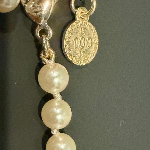 NEW Channel Pearl Necklace - Picture 8 of 12